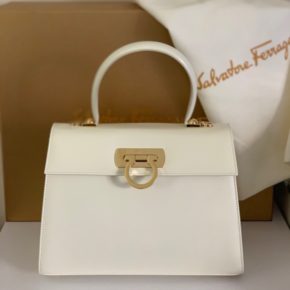 ♦️SOLD♦️Ferragamo Lady Gancini Kelly Bag -Magnolia - Picture 2 of 10